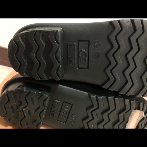 UGG Shelby Rainboots in Matte Olive - Picture 5 of 13